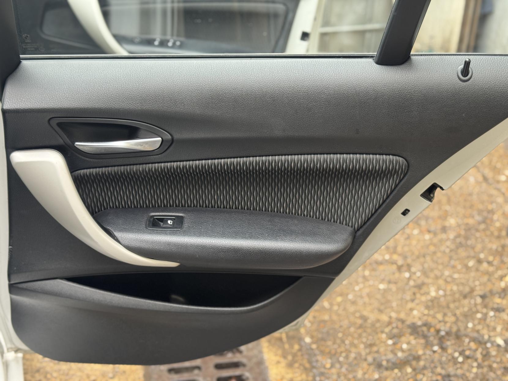 BMW 1 Series 1.5 116d SE Hatchback 5dr Diesel Manual Euro 6 (s/s) (116 ps)