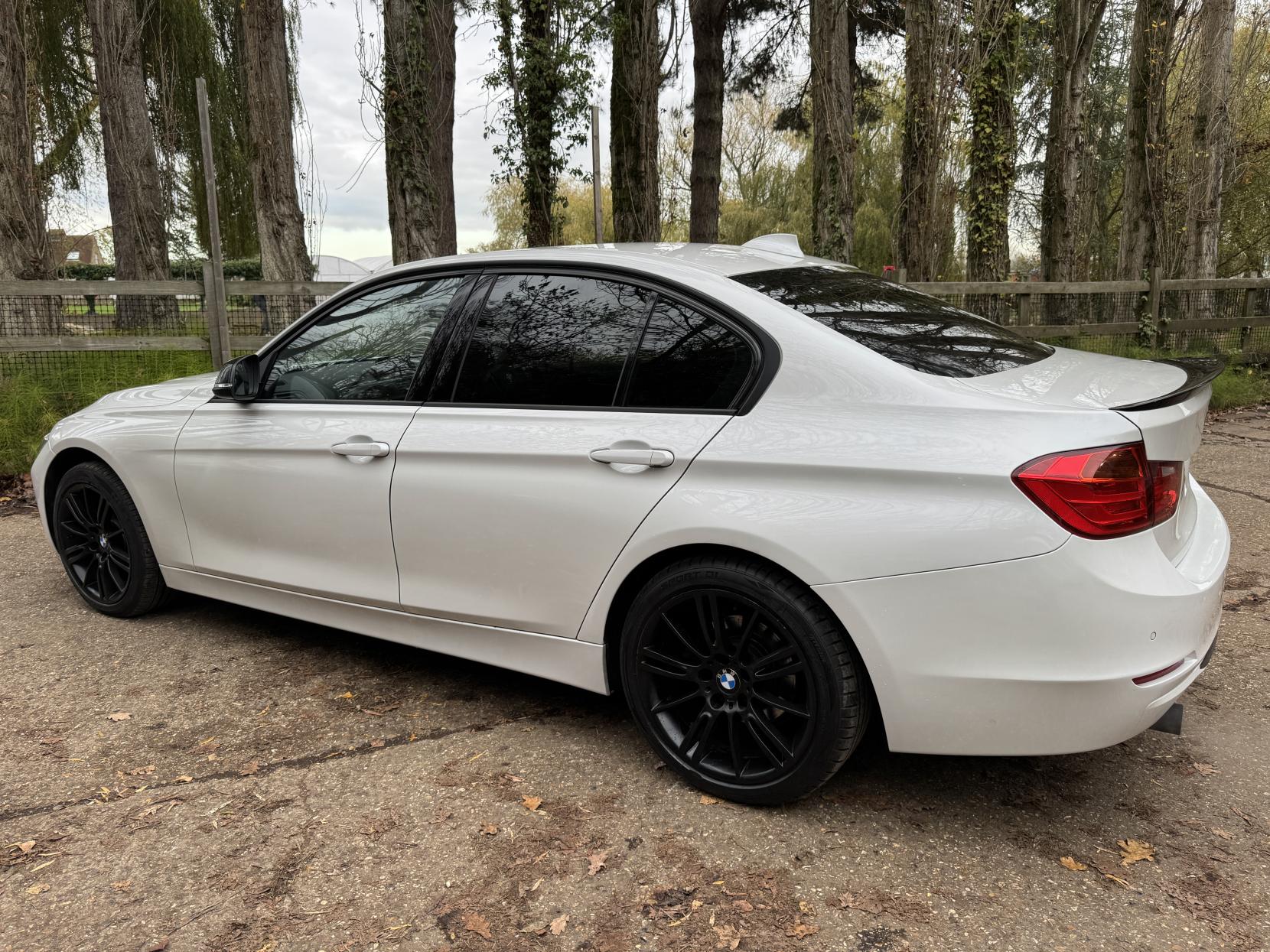 BMW 3 Series 1.6 316i Sport Saloon 4dr Petrol Auto Euro 6 (s/s) (136 ps)