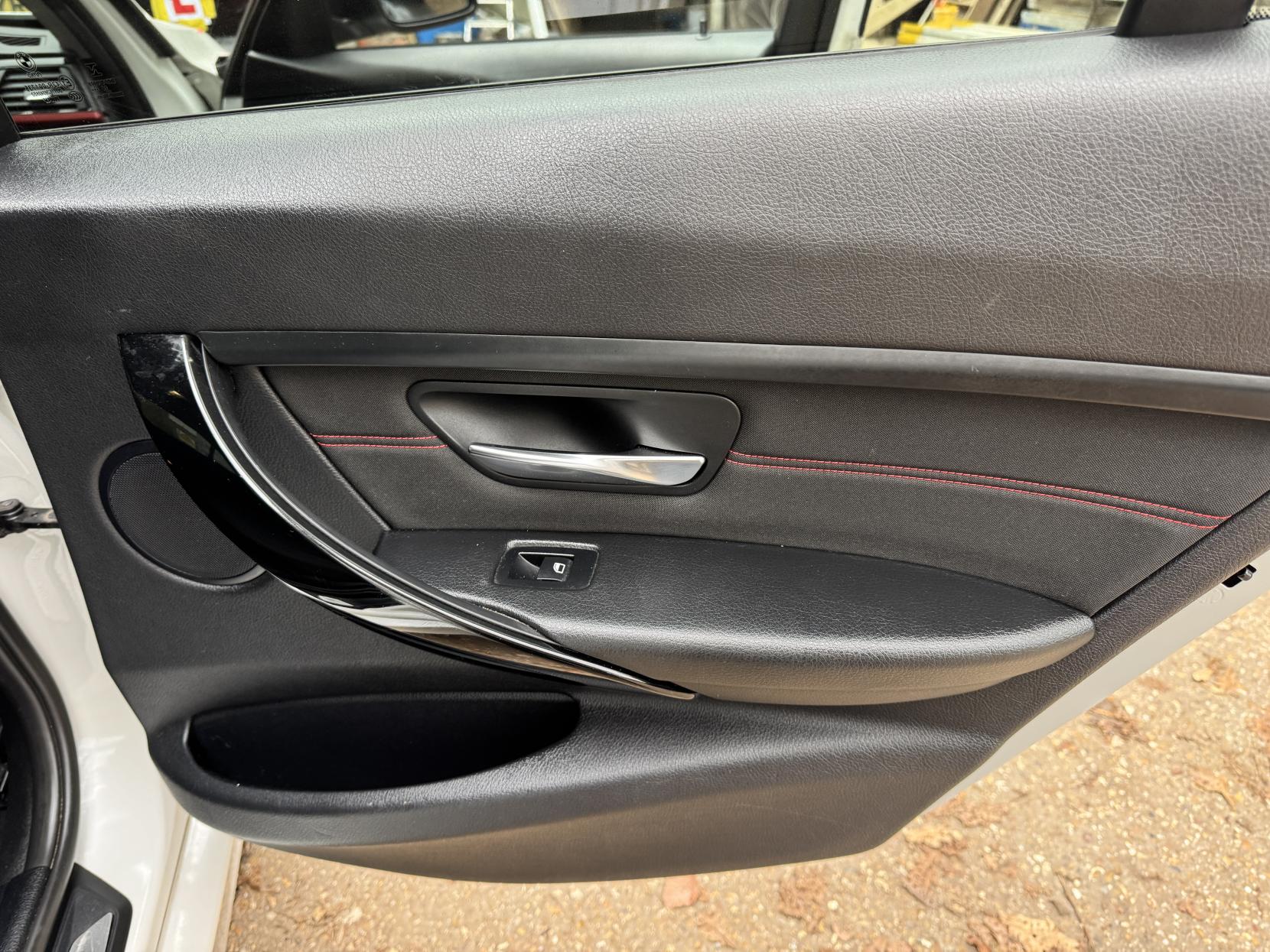 BMW 3 Series 1.6 316i Sport Saloon 4dr Petrol Auto Euro 6 (s/s) (136 ps)