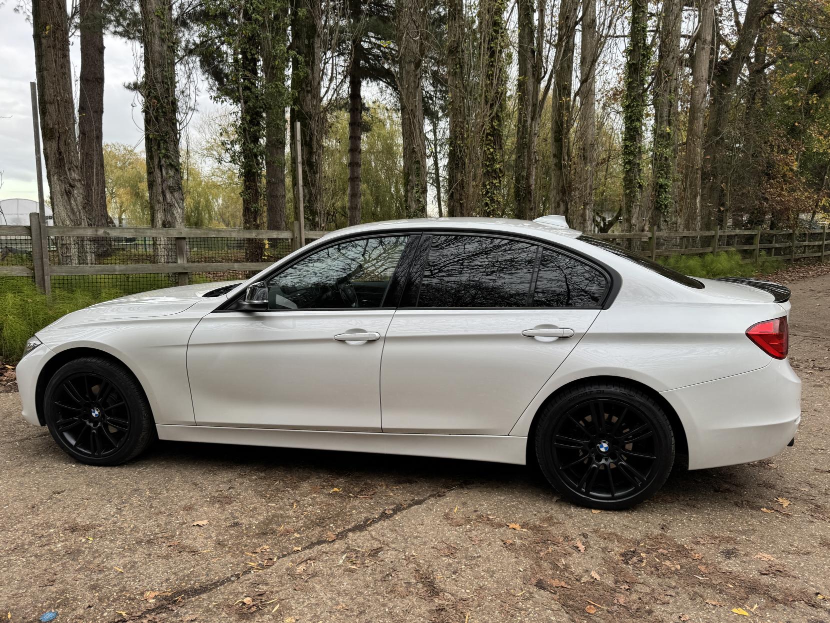 BMW 3 Series 1.6 316i Sport Saloon 4dr Petrol Auto Euro 6 (s/s) (136 ps)