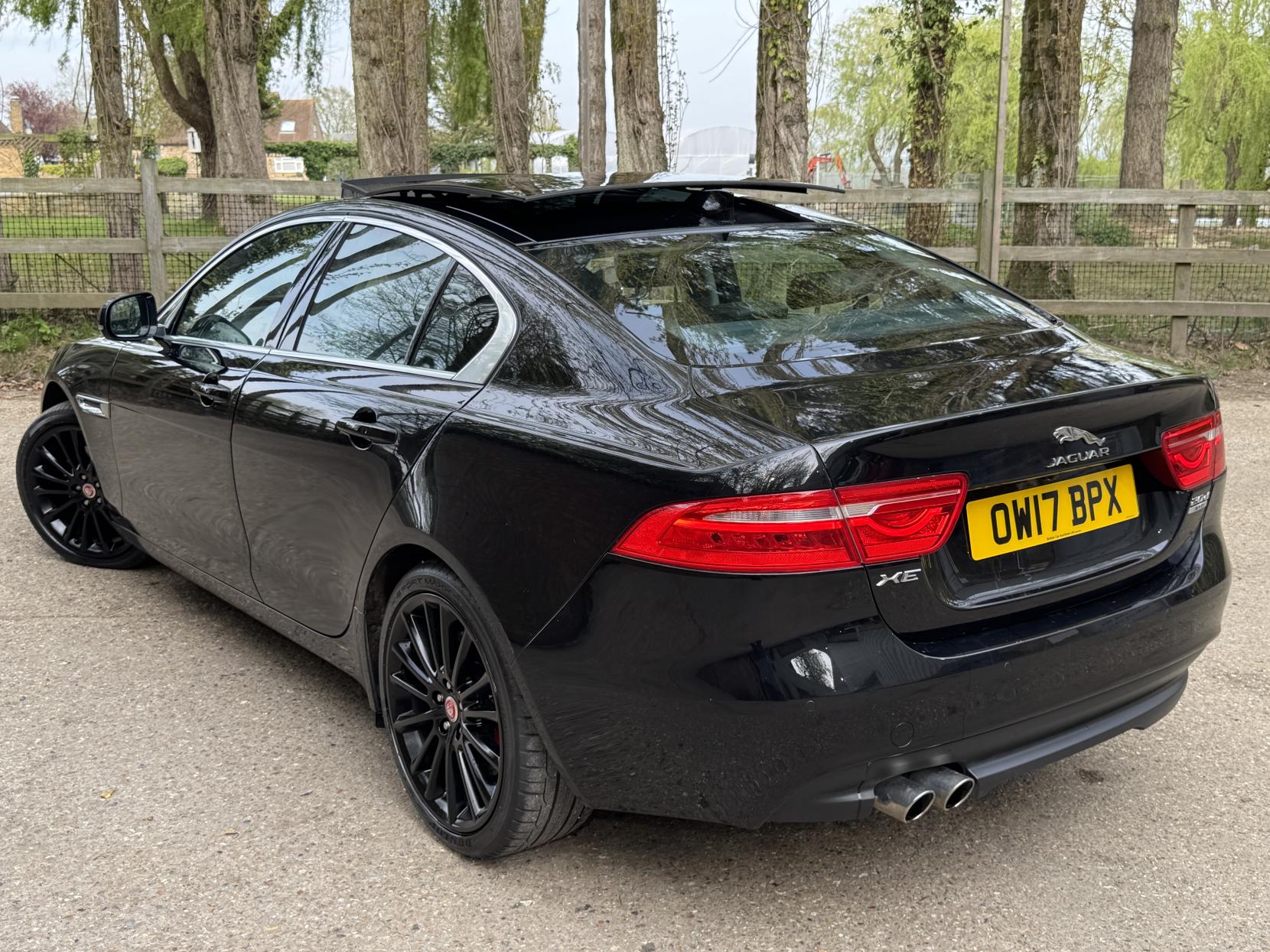 Jaguar XE 2.0d Portfolio Saloon 4dr Diesel Auto AWD Euro 6 (s/s) (180 ps)