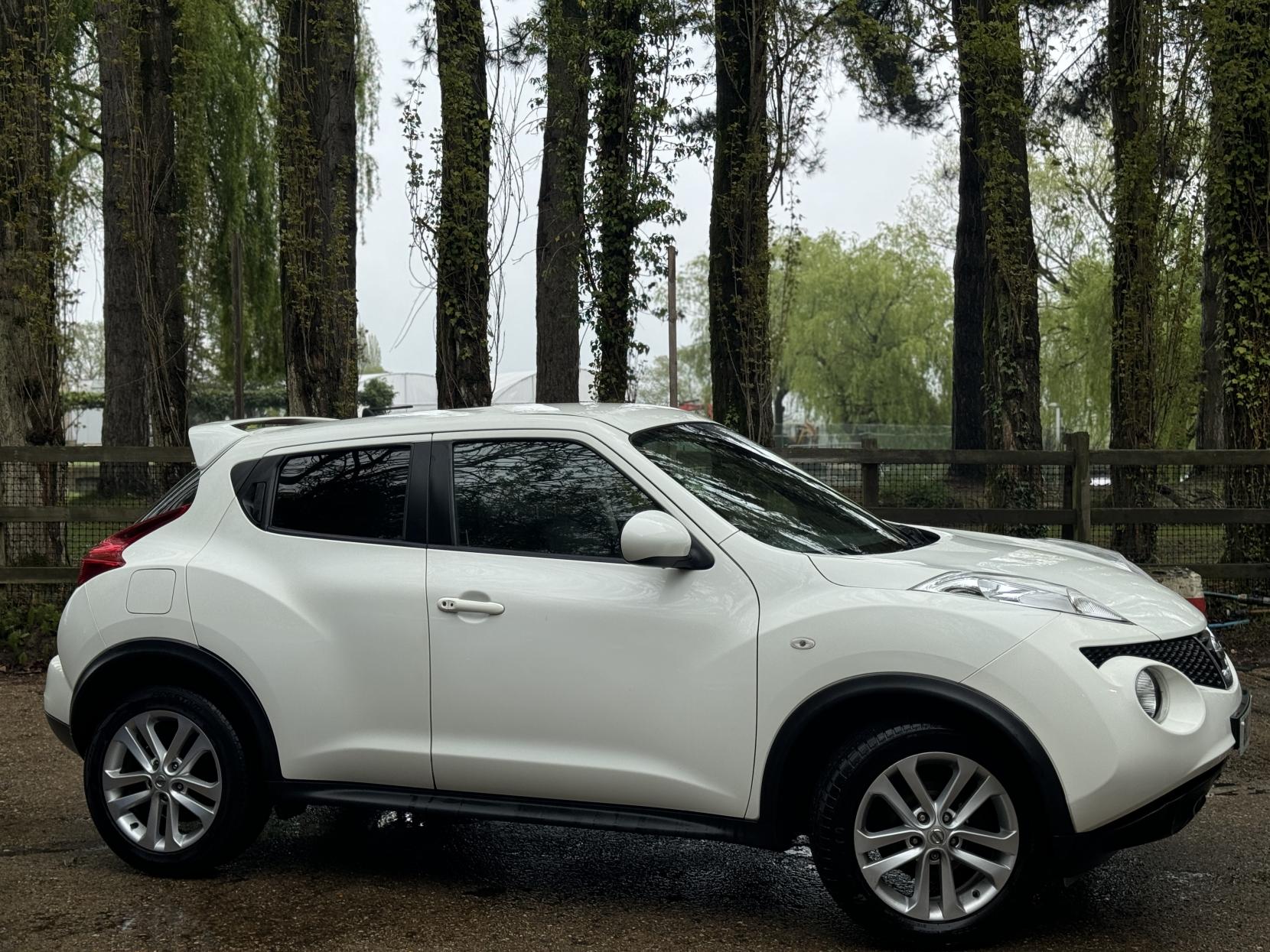 Nissan Juke 1.6 Tekna SUV 5dr Petrol Manual Euro 5 (s/s) (117 ps)