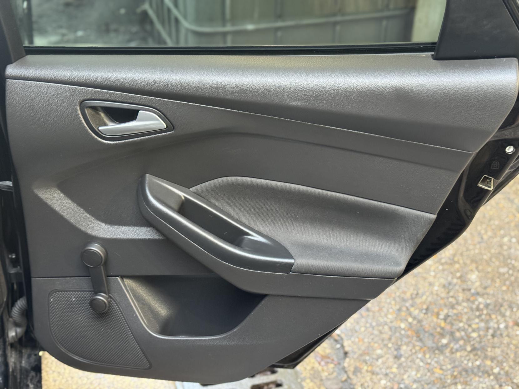 Ford Focus 1.0T EcoBoost ST-Line Hatchback 5dr Petrol Manual Euro 6 (s/s) (140 ps)