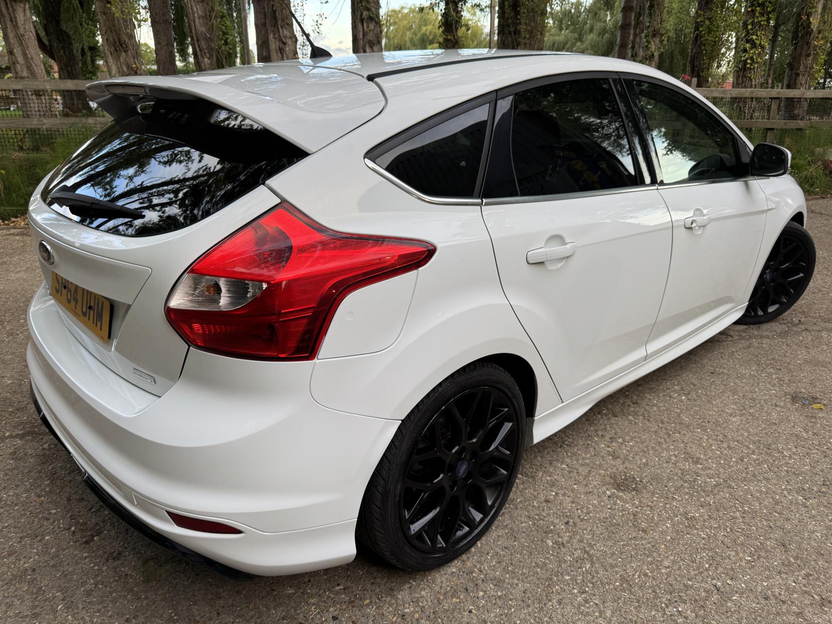 Ford Focus 1.0T EcoBoost Zetec S Hatchback 5dr Petrol Manual Euro 5 (s/s) (125 ps)