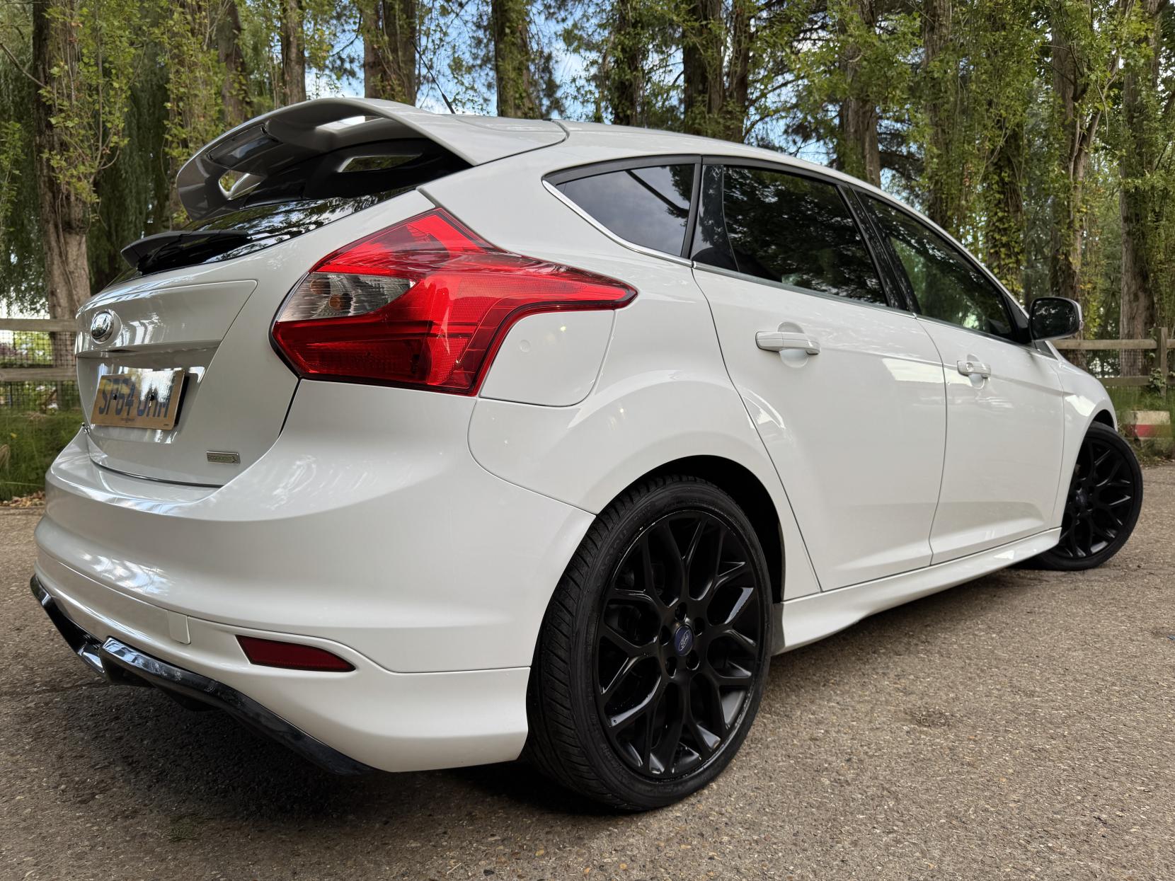 Ford Focus 1.0T EcoBoost Zetec S Hatchback 5dr Petrol Manual Euro 5 (s/s) (125 ps)
