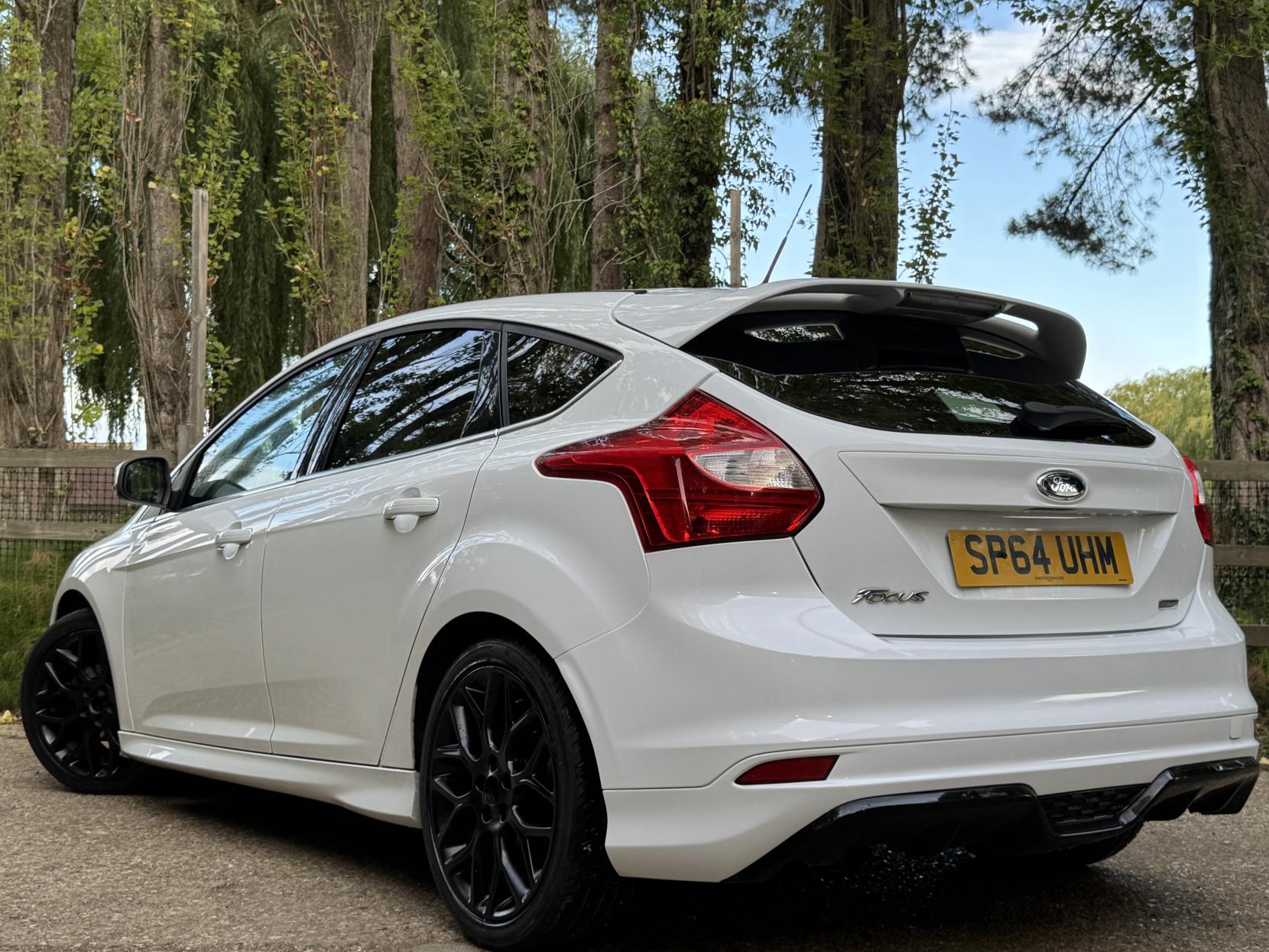 Ford Focus 1.0T EcoBoost Zetec S Hatchback 5dr Petrol Manual Euro 5 (s/s) (125 ps)