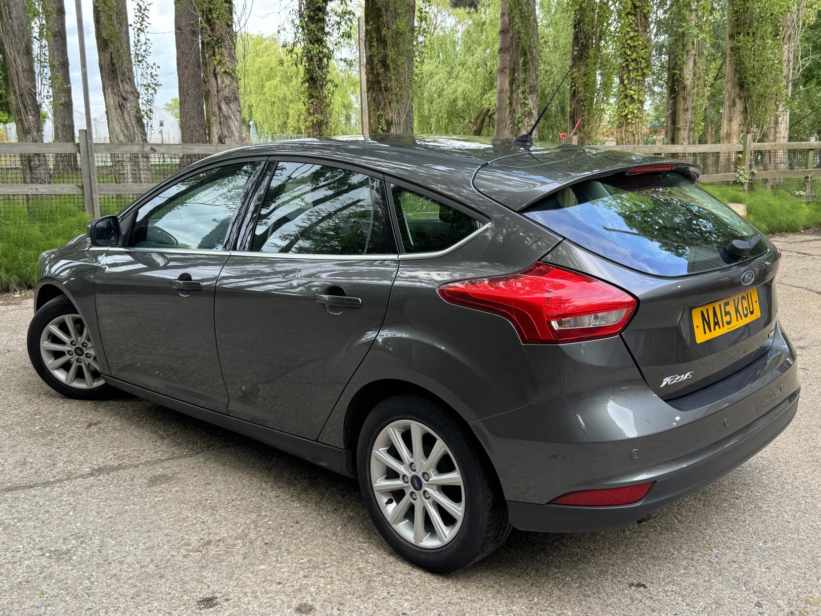 Ford Focus 1.0T EcoBoost Titanium Hatchback 5dr Petrol Manual Euro 6 (s/s) (125 ps)
