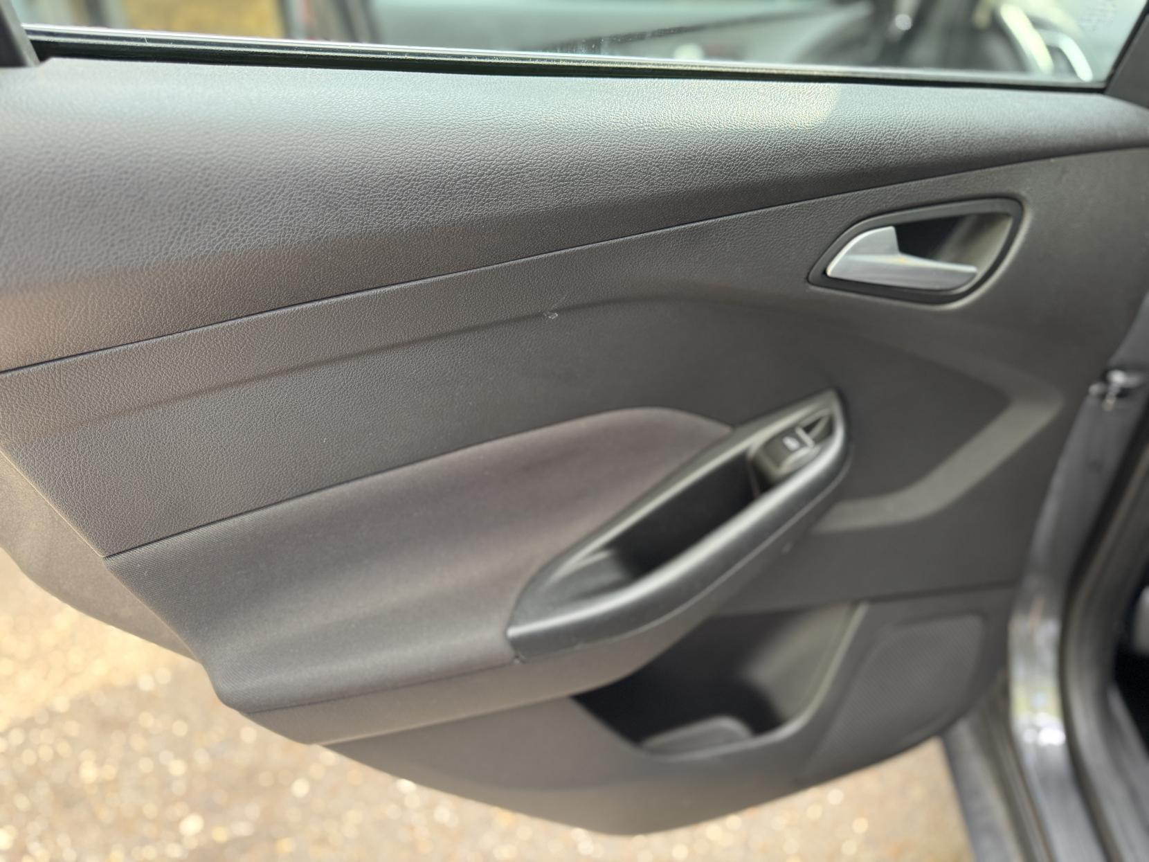 Ford Focus 1.0T EcoBoost Titanium Hatchback 5dr Petrol Manual Euro 6 (s/s) (125 ps)
