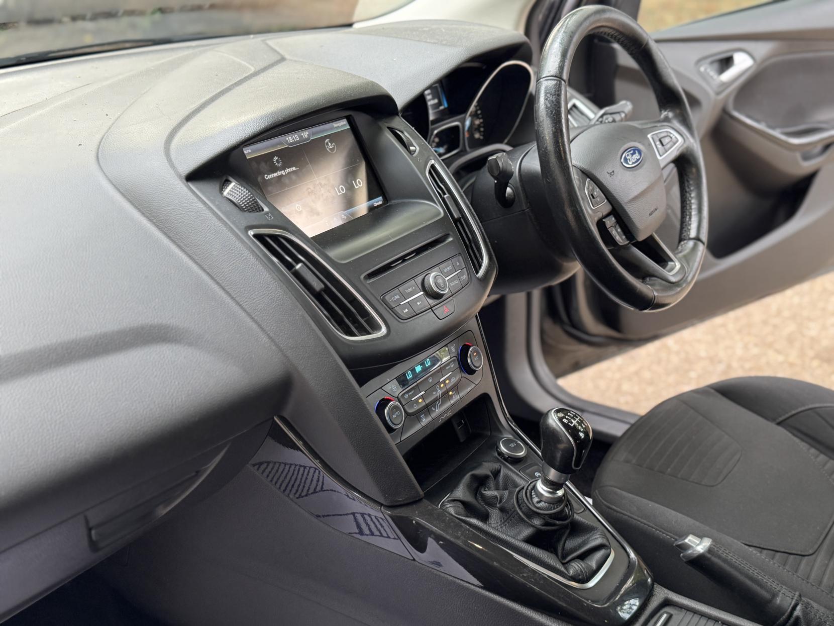 Ford Focus 1.0T EcoBoost Titanium Hatchback 5dr Petrol Manual Euro 6 (s/s) (125 ps)