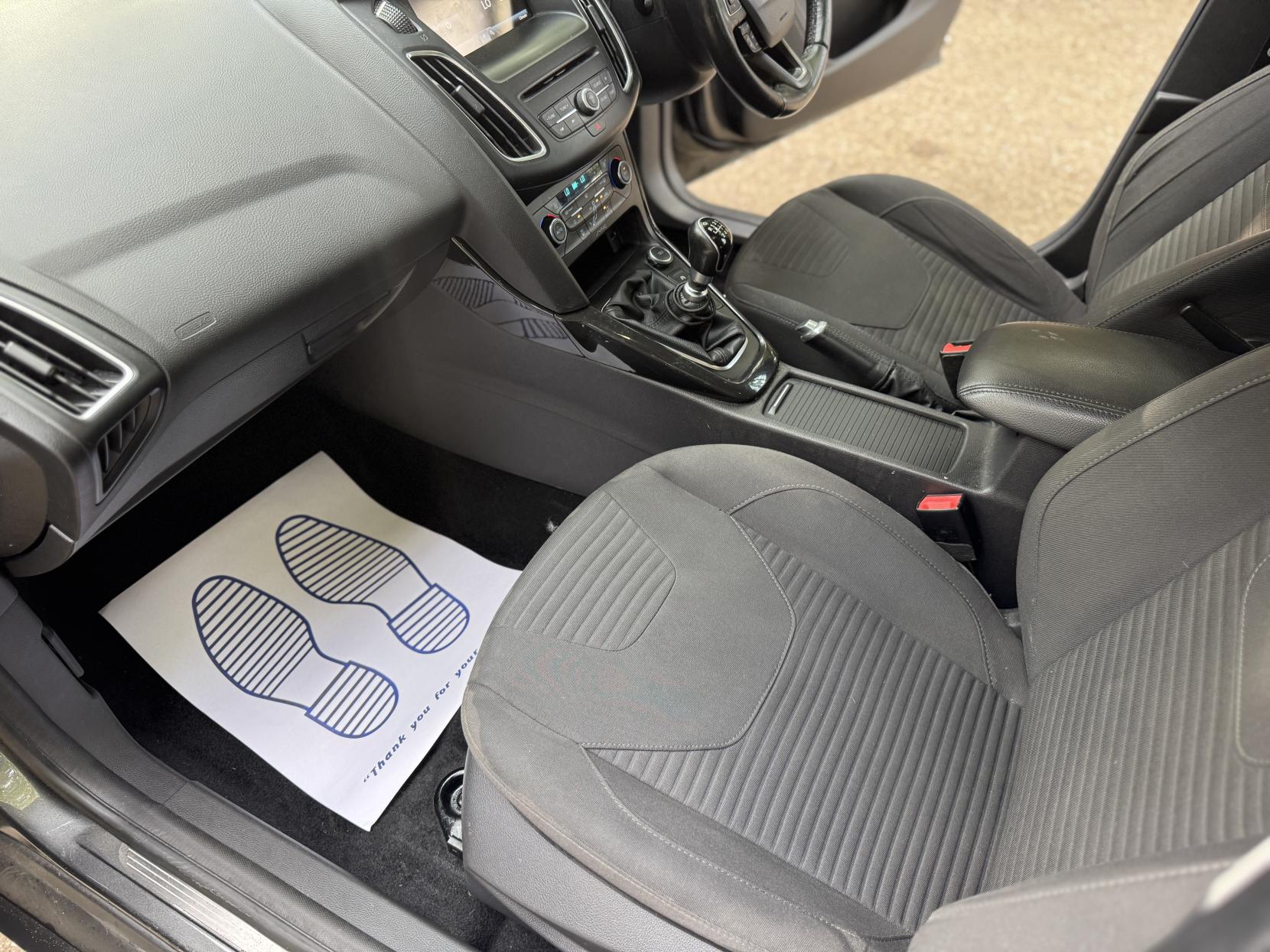 Ford Focus 1.0T EcoBoost Titanium Hatchback 5dr Petrol Manual Euro 6 (s/s) (125 ps)