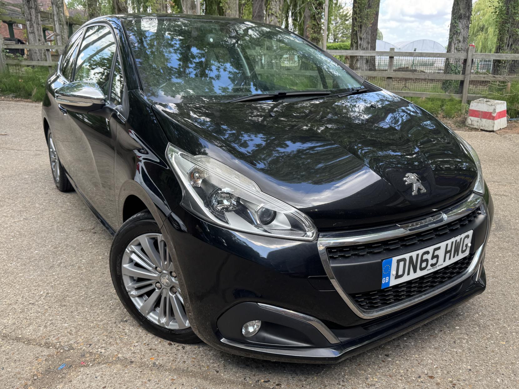 Peugeot 208 1.2 PureTech Allure Hatchback 3dr Petrol Manual Euro 6 (s/s) (110 ps)
