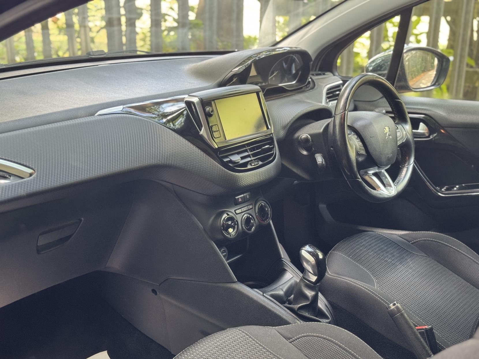 Peugeot 208 1.2 PureTech Allure Hatchback 3dr Petrol Manual Euro 6 (s/s) (110 ps)