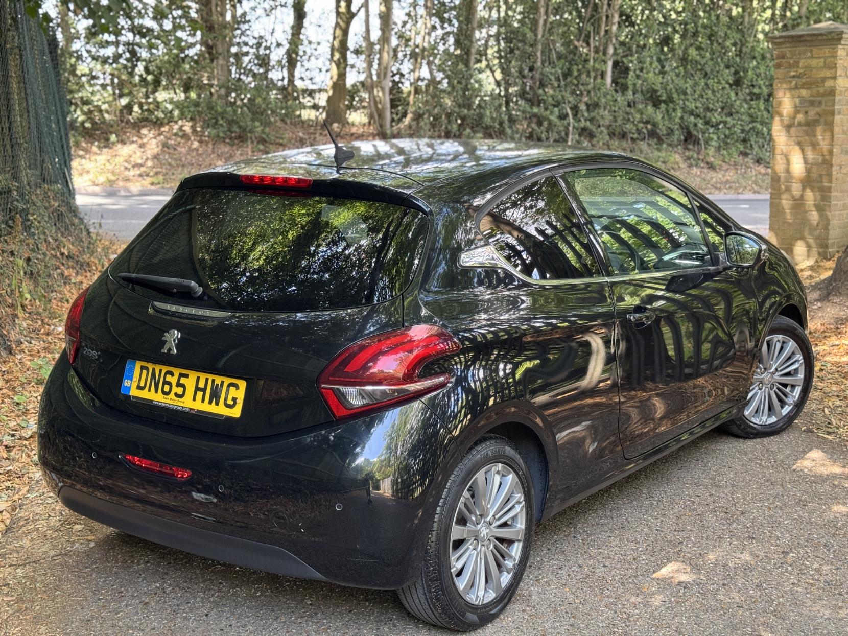 Peugeot 208 1.2 PureTech Allure Hatchback 3dr Petrol Manual Euro 6 (s/s) (110 ps)