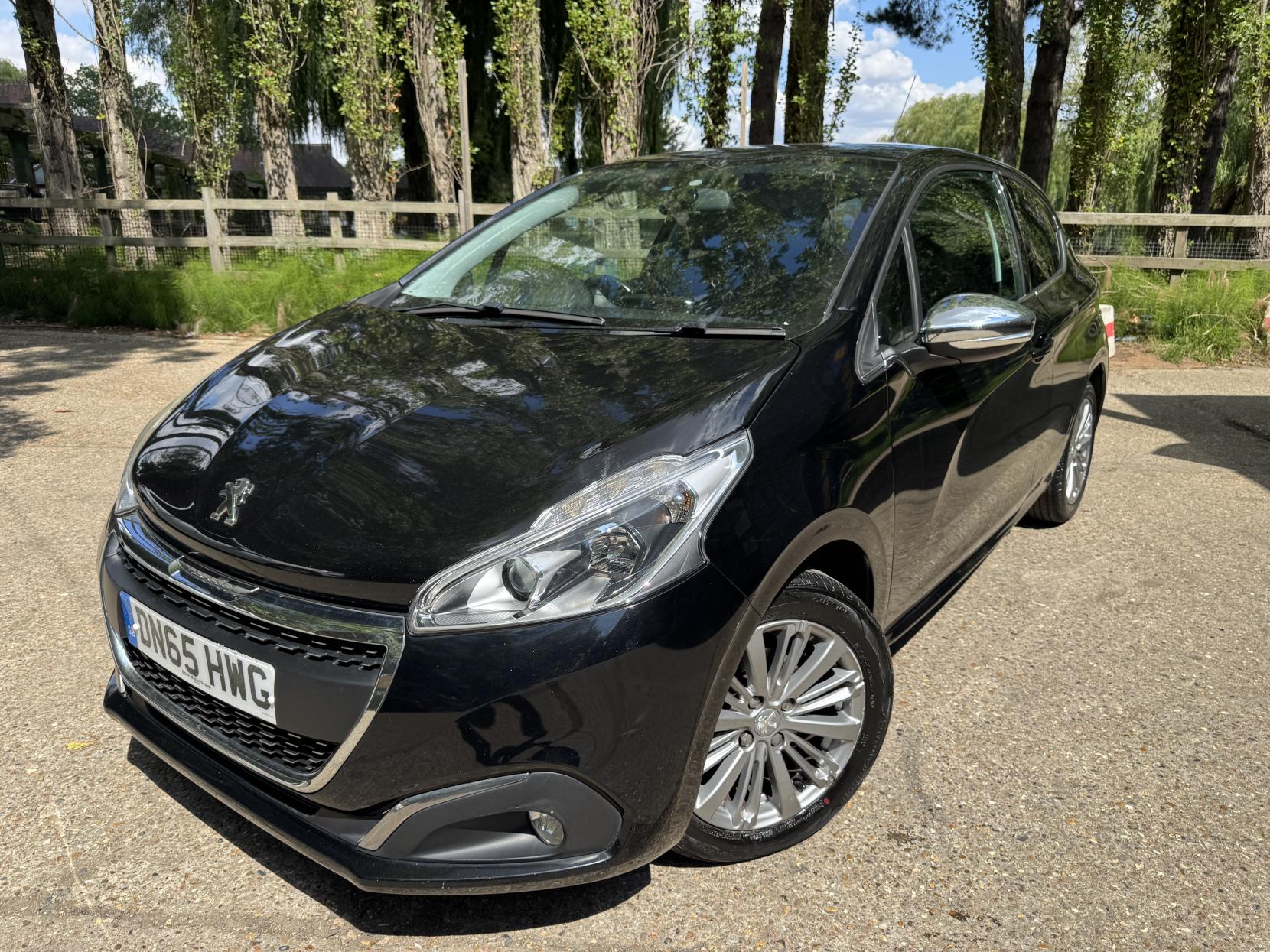 Peugeot 208 1.2 PureTech Allure Hatchback 3dr Petrol Manual Euro 6 (s/s) (110 ps)