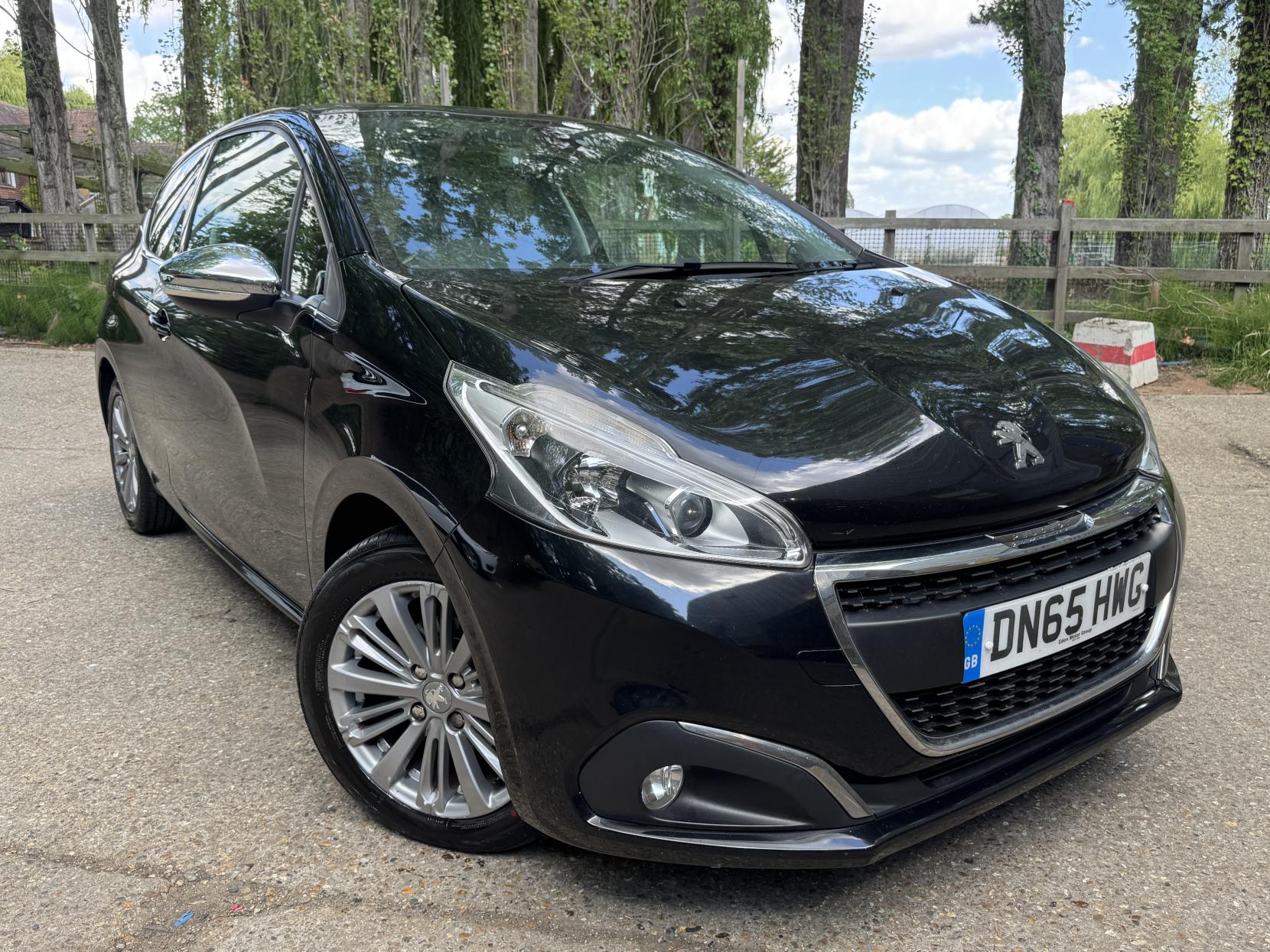 Peugeot 208 1.2 PureTech Allure Hatchback 3dr Petrol Manual Euro 6 (s/s) (110 ps)