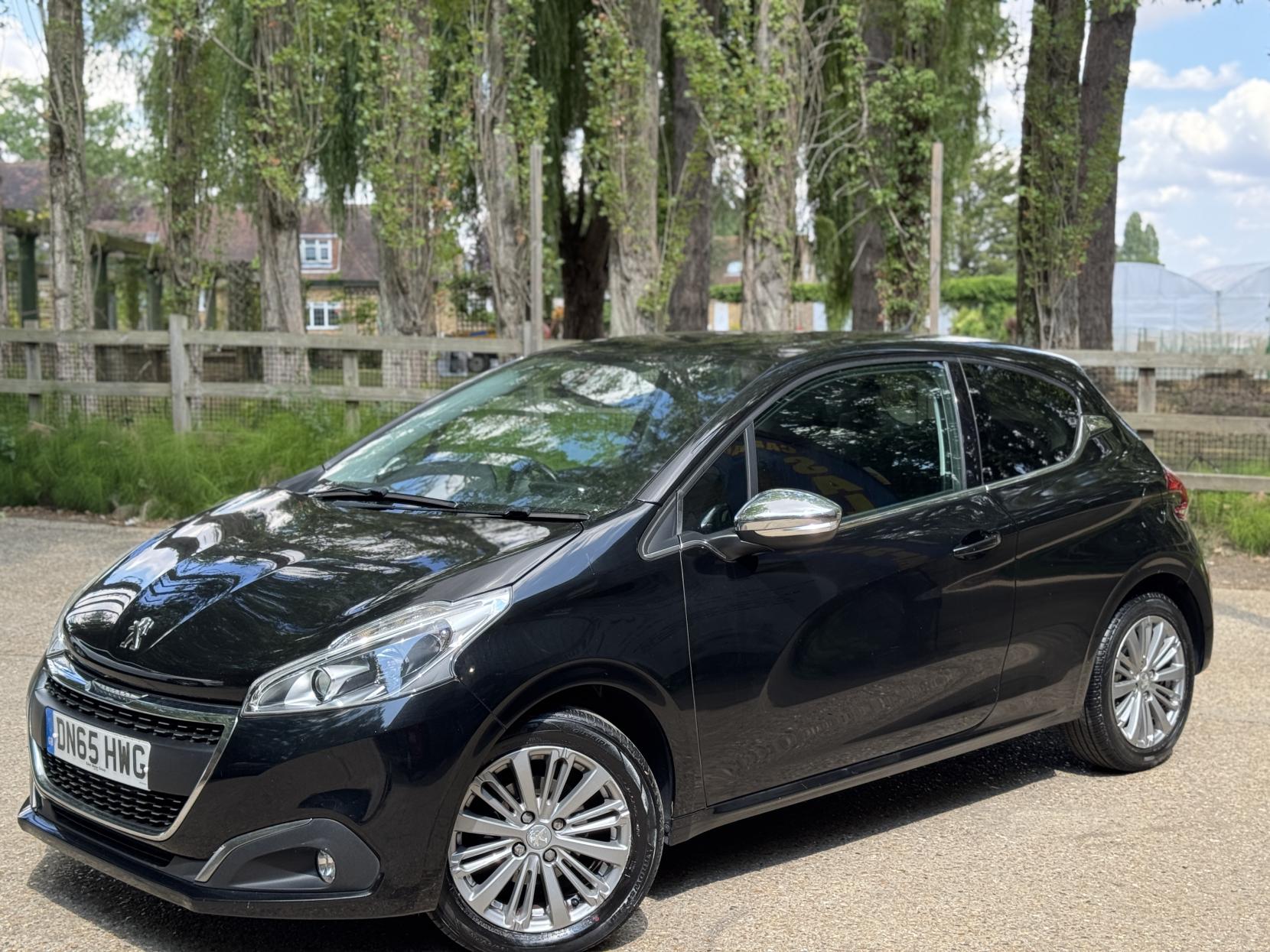 Peugeot 208 1.2 PureTech Allure Hatchback 3dr Petrol Manual Euro 6 (s/s) (110 ps)