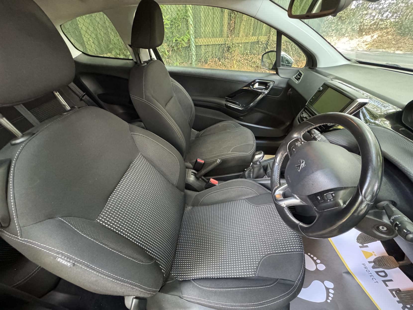 Peugeot 208 1.2 PureTech Allure Hatchback 3dr Petrol Manual Euro 6 (s/s) (110 ps)