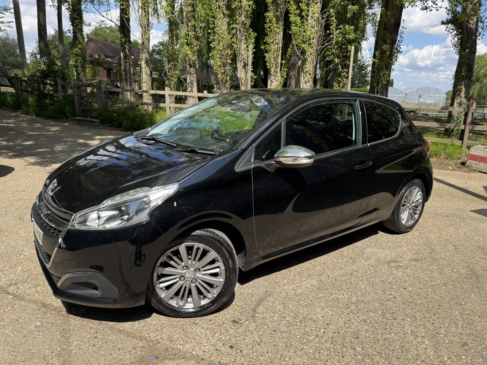 Peugeot 208 1.2 PureTech Allure Hatchback 3dr Petrol Manual Euro 6 (s/s) (110 ps)