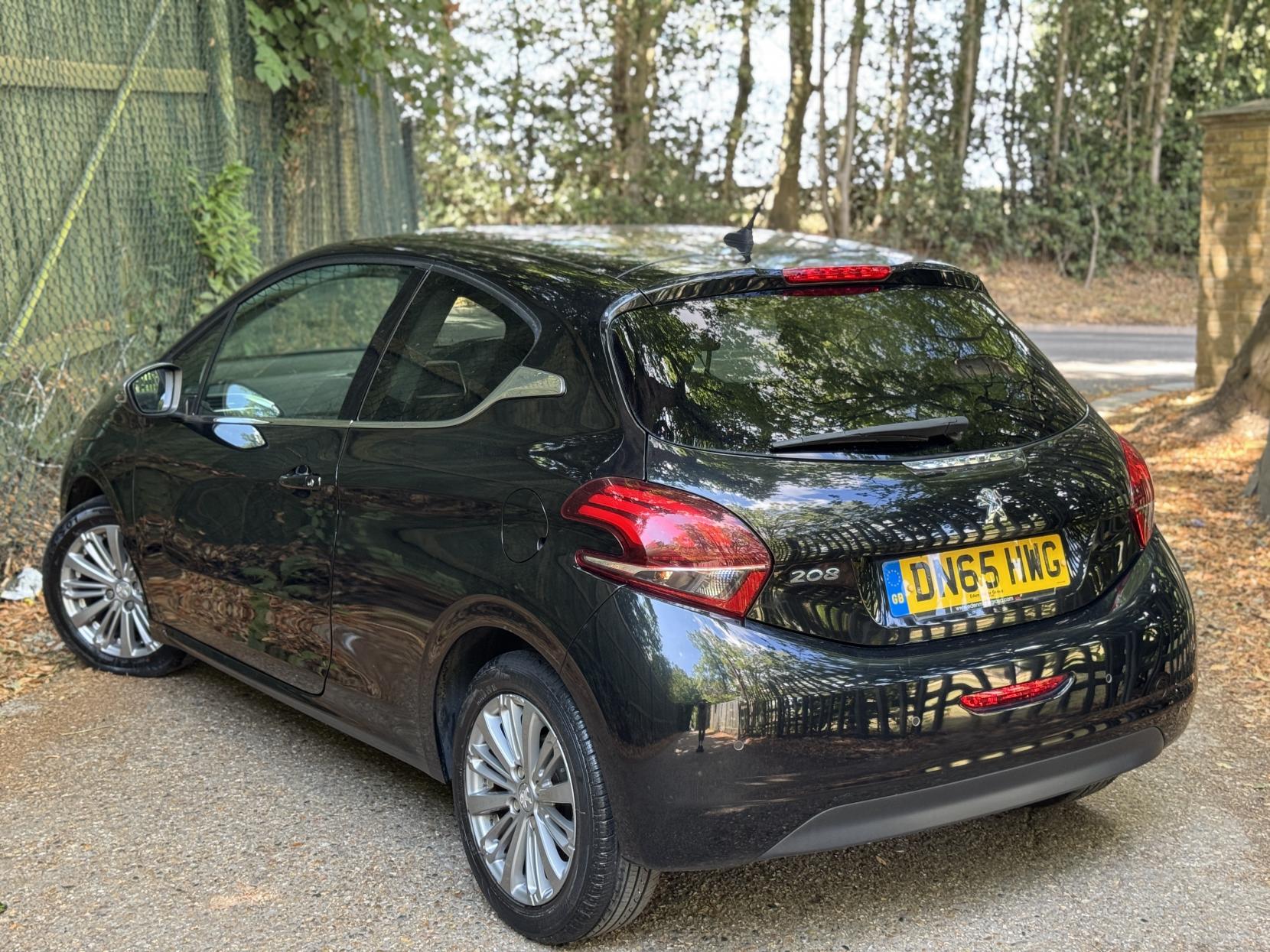 Peugeot 208 1.2 PureTech Allure Hatchback 3dr Petrol Manual Euro 6 (s/s) (110 ps)