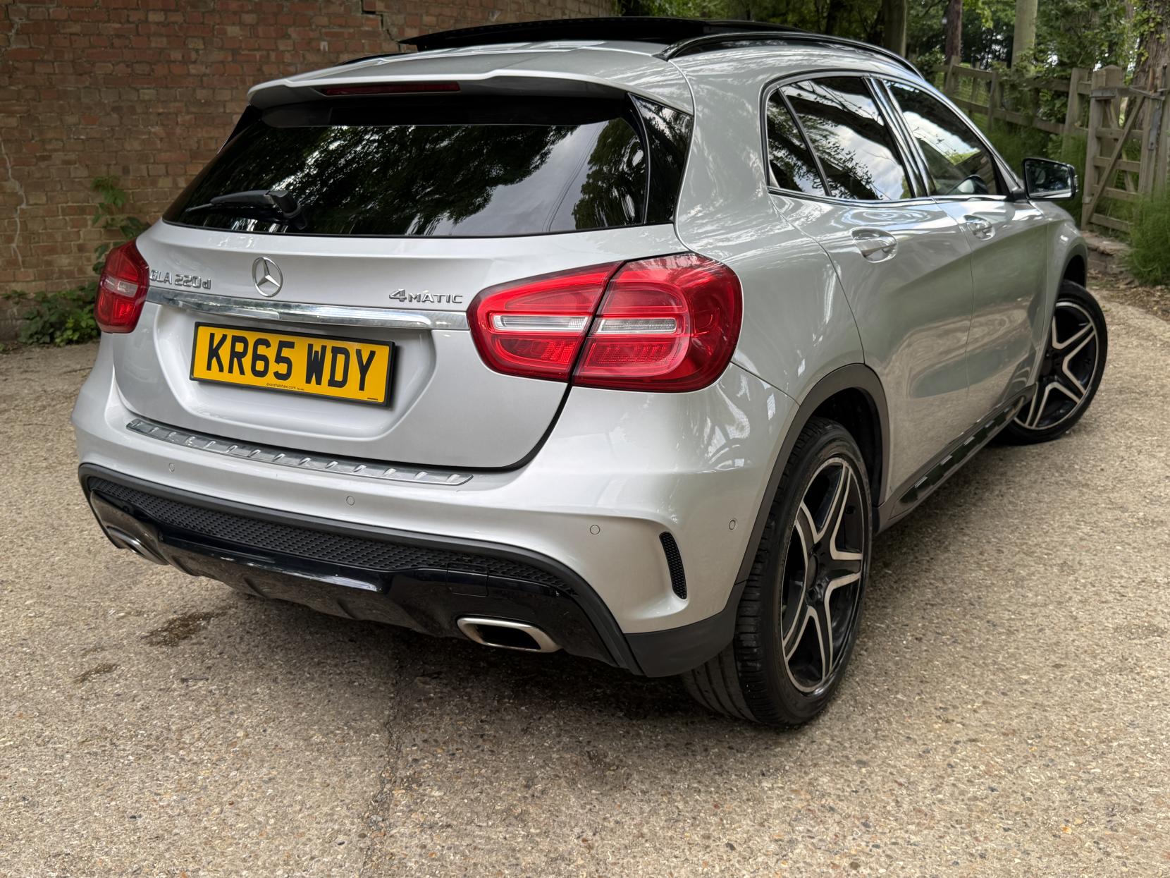 Mercedes-Benz GLA 2.1 GLA220d AMG Line (Premium Plus) SUV 5dr Diesel 7G-DCT 4MATIC Euro 6 (s/s) (177 ps)