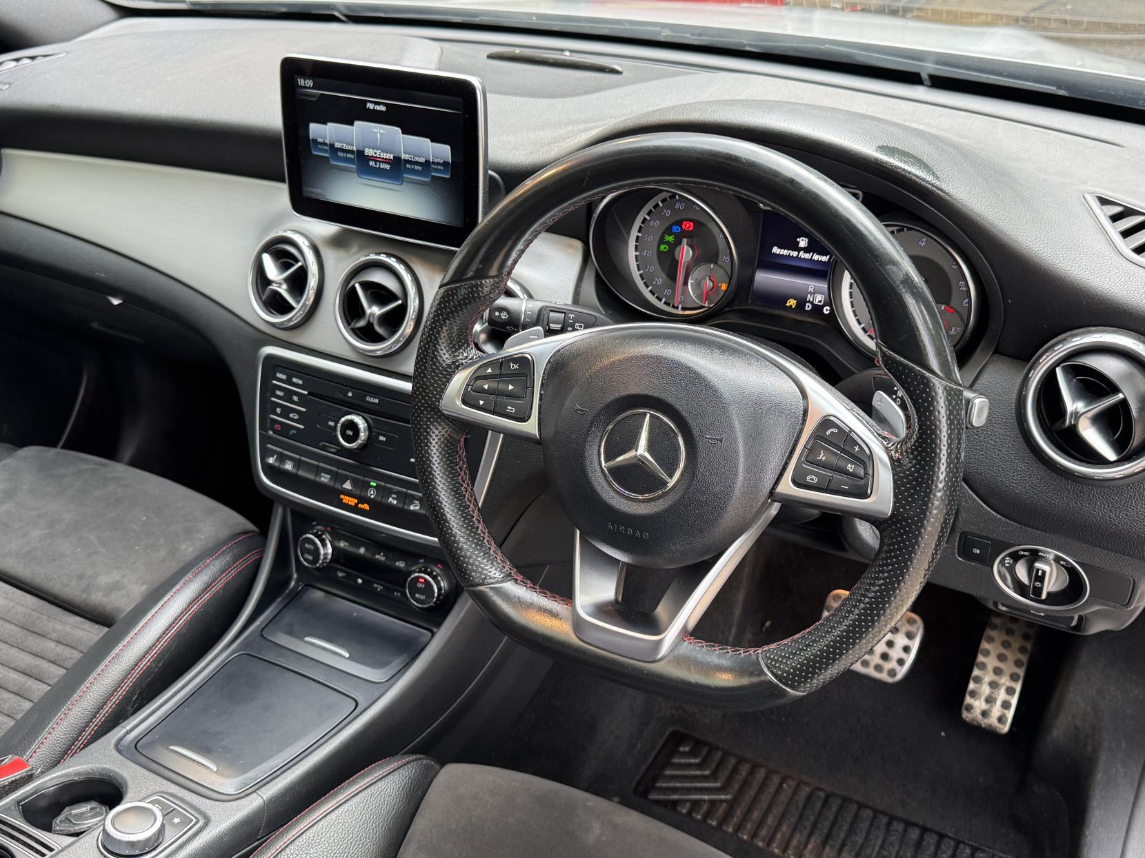 Mercedes-Benz GLA 2.1 GLA220d AMG Line (Premium Plus) SUV 5dr Diesel 7G-DCT 4MATIC Euro 6 (s/s) (177 ps)
