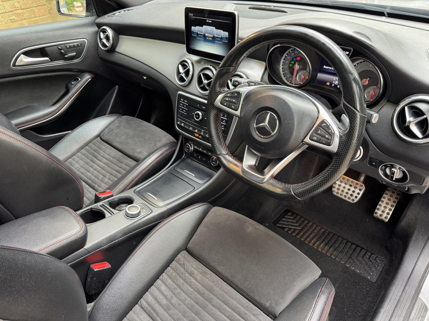 Mercedes-Benz GLA 2.1 GLA220d AMG Line (Premium Plus) SUV 5dr Diesel 7G-DCT 4MATIC Euro 6 (s/s) (177 ps)