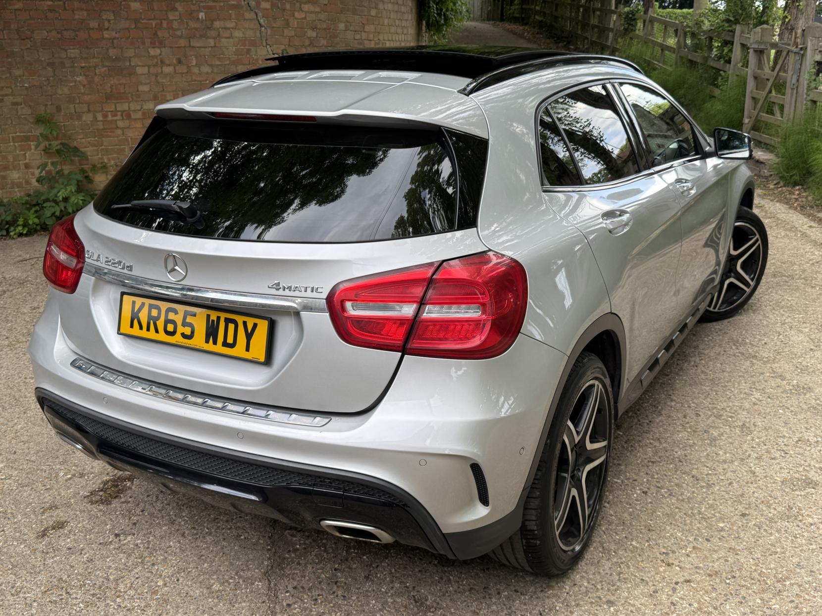 Mercedes-Benz GLA 2.1 GLA220d AMG Line (Premium Plus) SUV 5dr Diesel 7G-DCT 4MATIC Euro 6 (s/s) (177 ps)