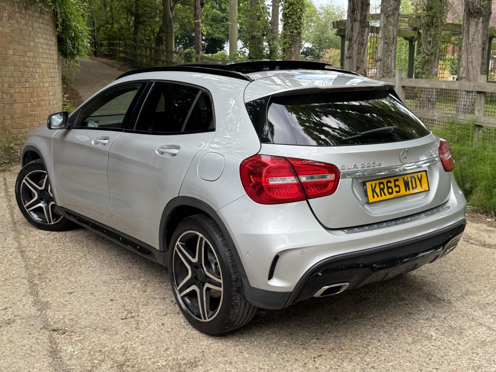 Mercedes-Benz GLA 2.1 GLA220d AMG Line (Premium Plus) SUV 5dr Diesel 7G-DCT 4MATIC Euro 6 (s/s) (177 ps)