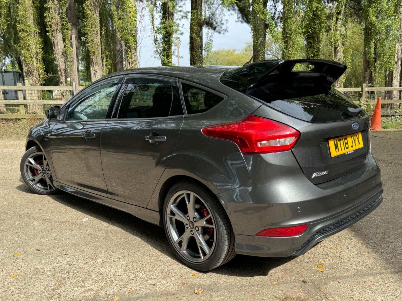 Ford Focus 1.0T EcoBoost ST-Line X Euro 6 (s/s) 5dr