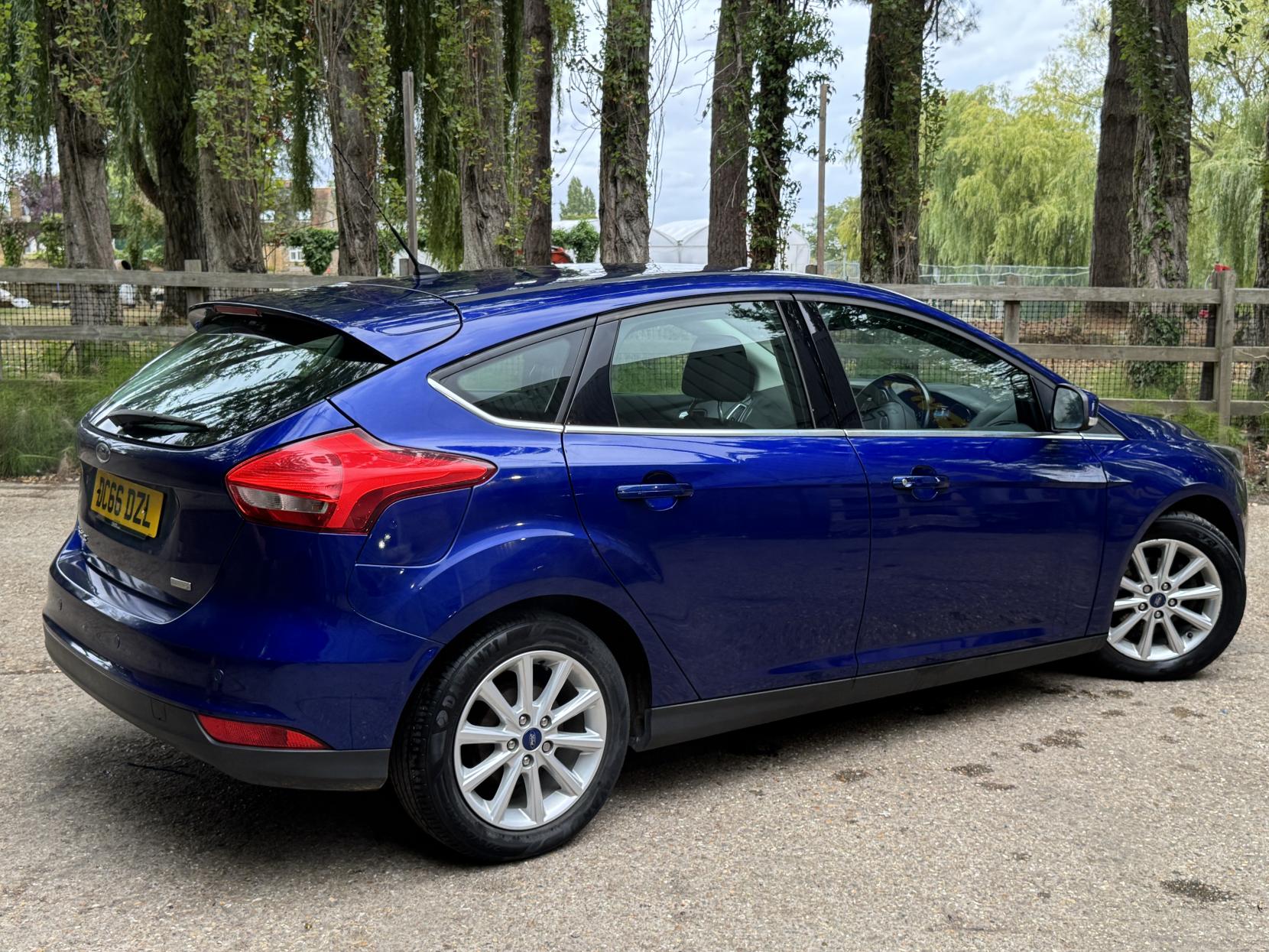 Ford Focus 1.0T EcoBoost Titanium Hatchback 5dr Petrol Manual Euro 6 (s/s) (125 ps)