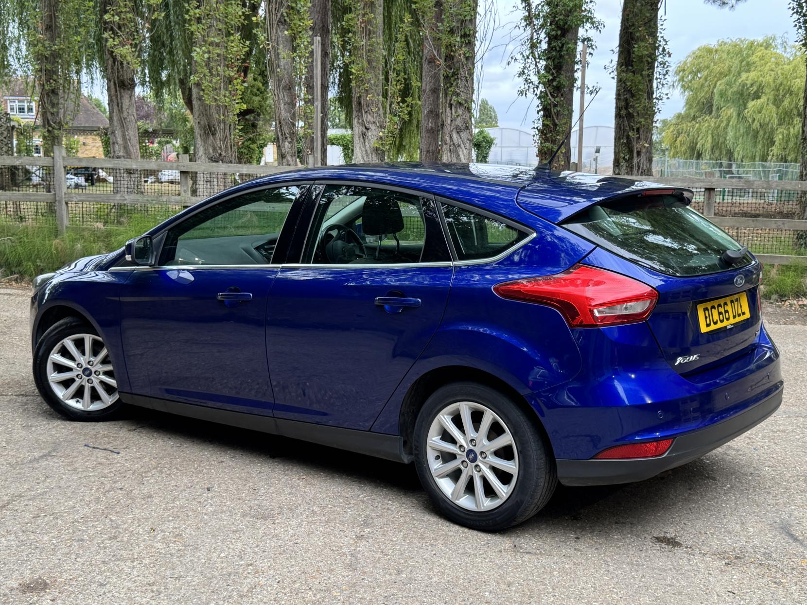 Ford Focus 1.0T EcoBoost Titanium Hatchback 5dr Petrol Manual Euro 6 (s/s) (125 ps)