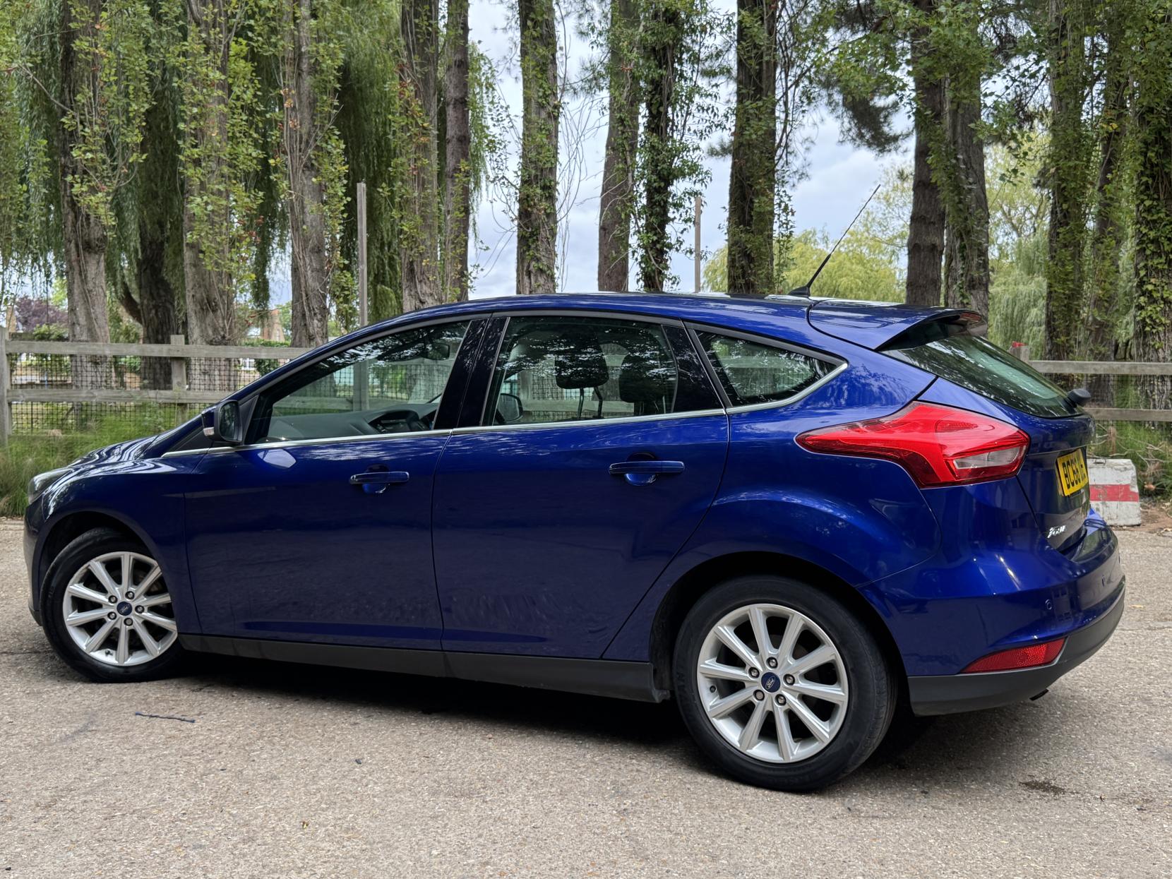 Ford Focus 1.0T EcoBoost Titanium Hatchback 5dr Petrol Manual Euro 6 (s/s) (125 ps)