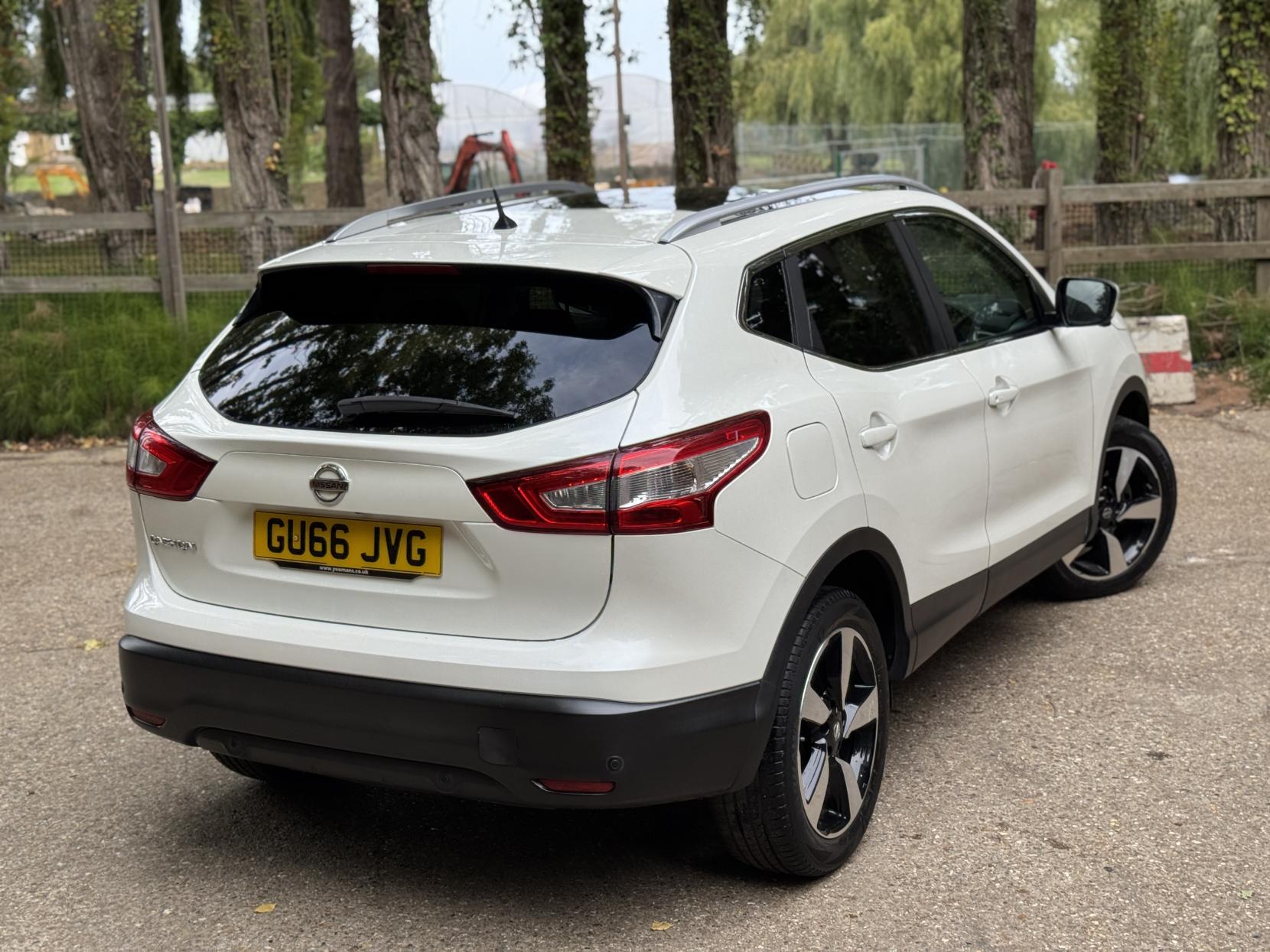 Nissan Qashqai 1.2 DIG-T N-Connecta SUV 5dr Petrol Manual 2WD Euro 6 (s/s) (115 ps)
