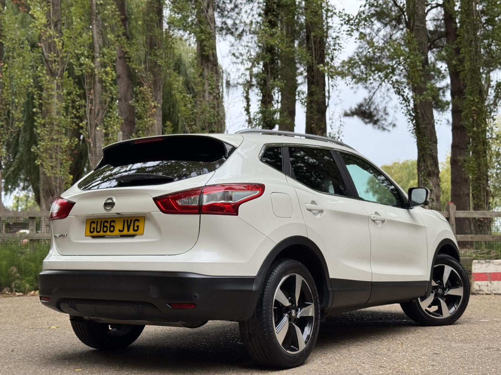 Nissan Qashqai 1.2 DIG-T N-Connecta SUV 5dr Petrol Manual 2WD Euro 6 (s/s) (115 ps)