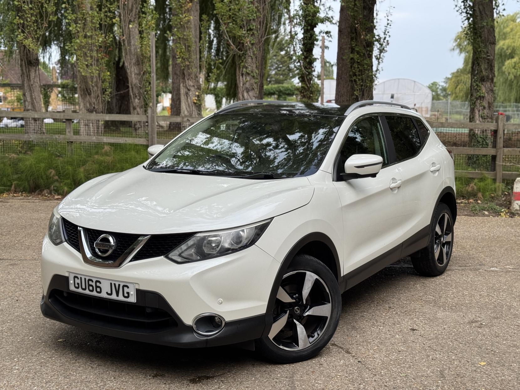 Nissan Qashqai 1.2 DIG-T N-Connecta SUV 5dr Petrol Manual 2WD Euro 6 (s/s) (115 ps)