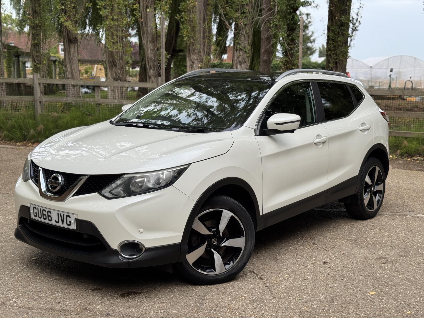 Nissan Qashqai 1.2 DIG-T N-Connecta SUV 5dr Petrol Manual 2WD Euro 6 (s/s) (115 ps)