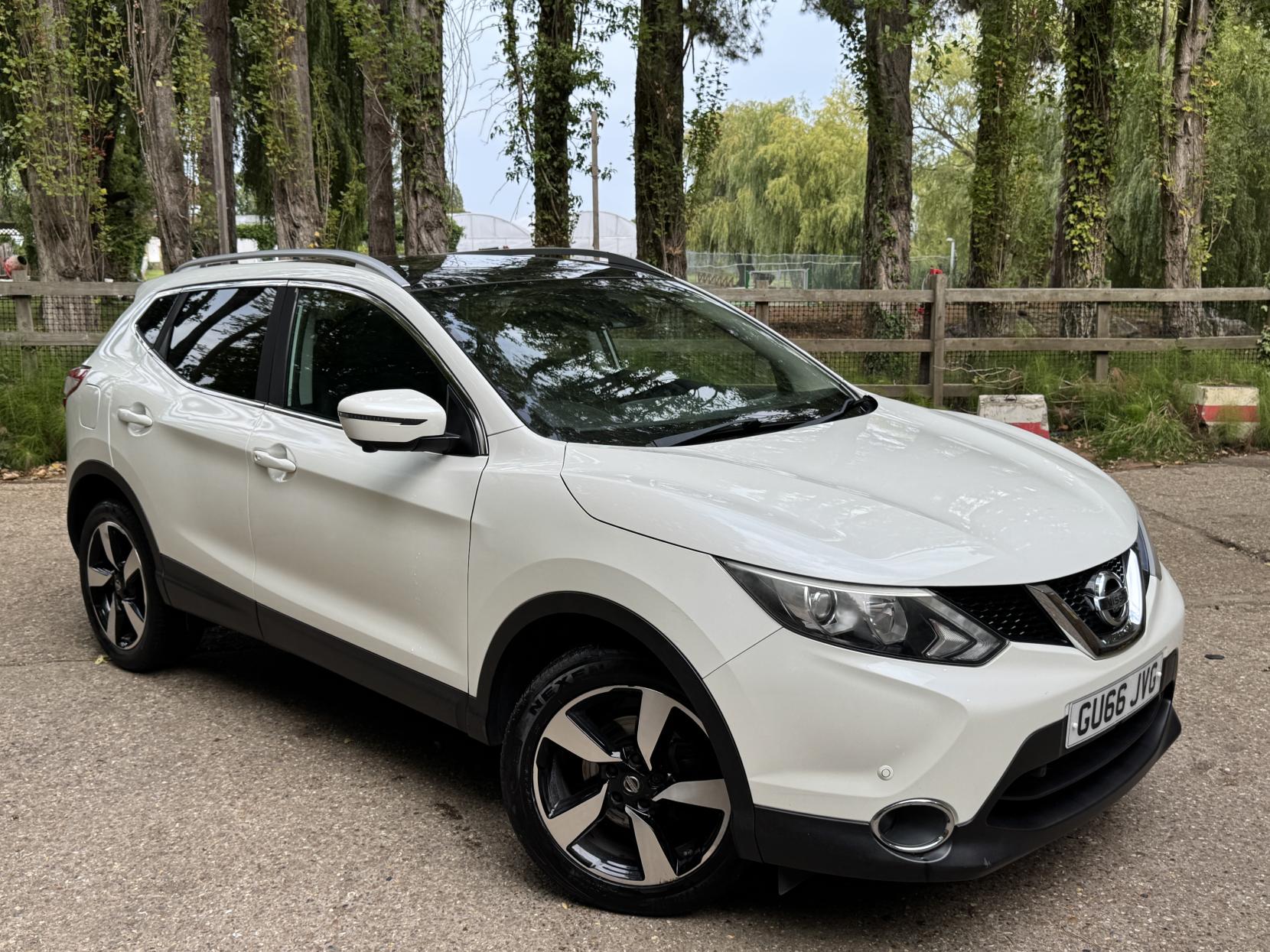 Nissan Qashqai 1.2 DIG-T N-Connecta SUV 5dr Petrol Manual 2WD Euro 6 (s/s) (115 ps)