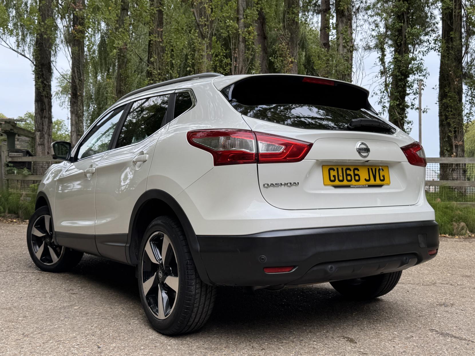 Nissan Qashqai 1.2 DIG-T N-Connecta SUV 5dr Petrol Manual 2WD Euro 6 (s/s) (115 ps)