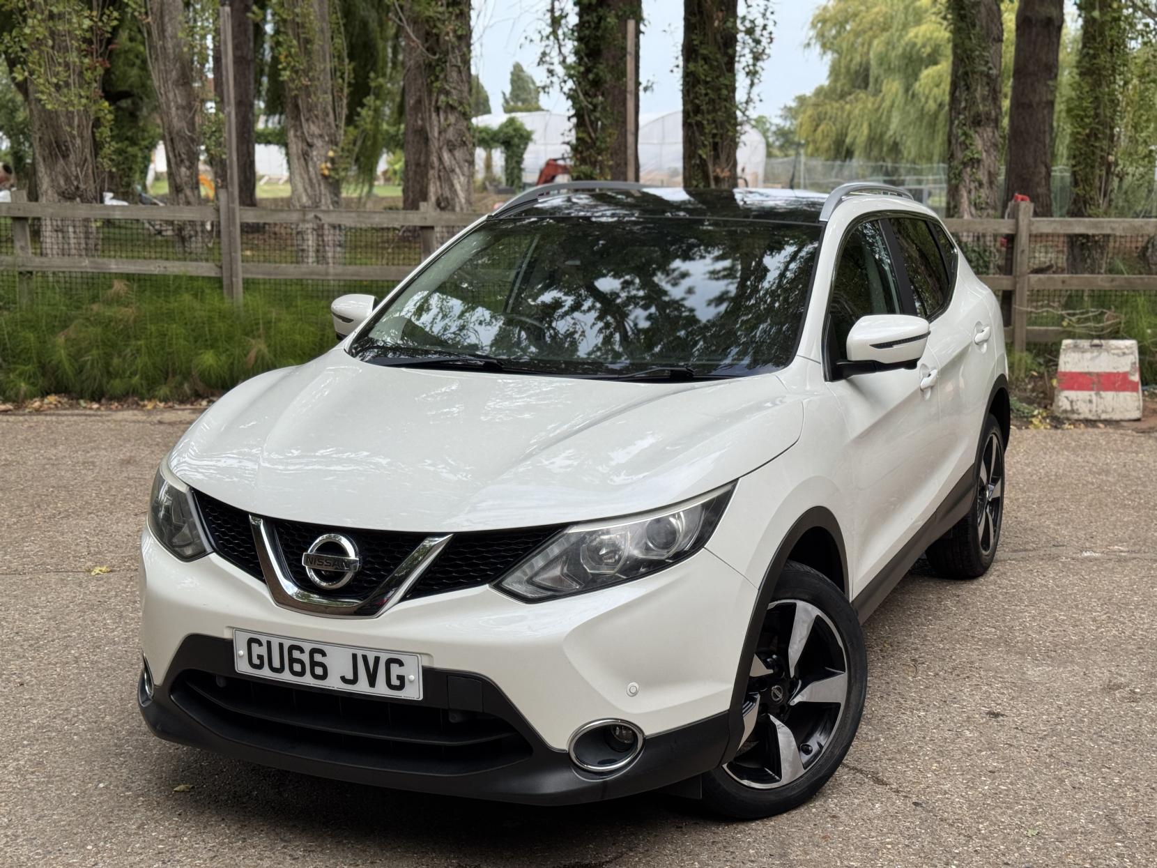 Nissan Qashqai 1.2 DIG-T N-Connecta SUV 5dr Petrol Manual 2WD Euro 6 (s/s) (115 ps)