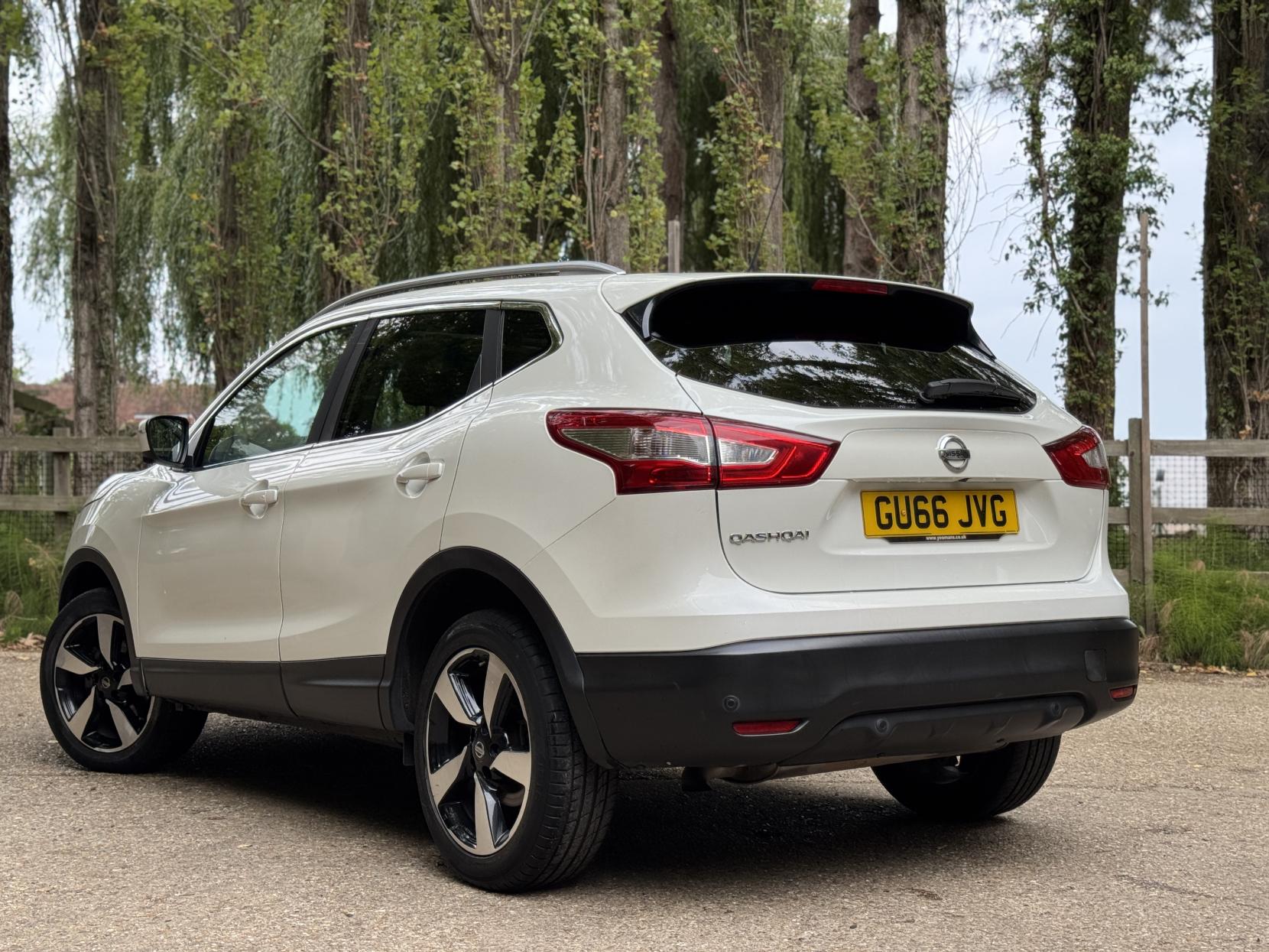 Nissan Qashqai 1.2 DIG-T N-Connecta SUV 5dr Petrol Manual 2WD Euro 6 (s/s) (115 ps)