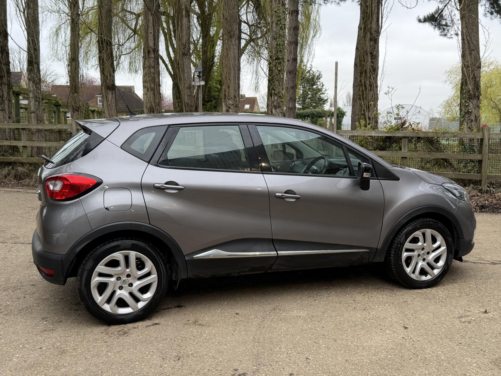 Renault Captur 1.2 TCe ENERGY Dynamique Nav SUV 5dr Petrol Manual Euro 6 (s/s) (120 ps)
