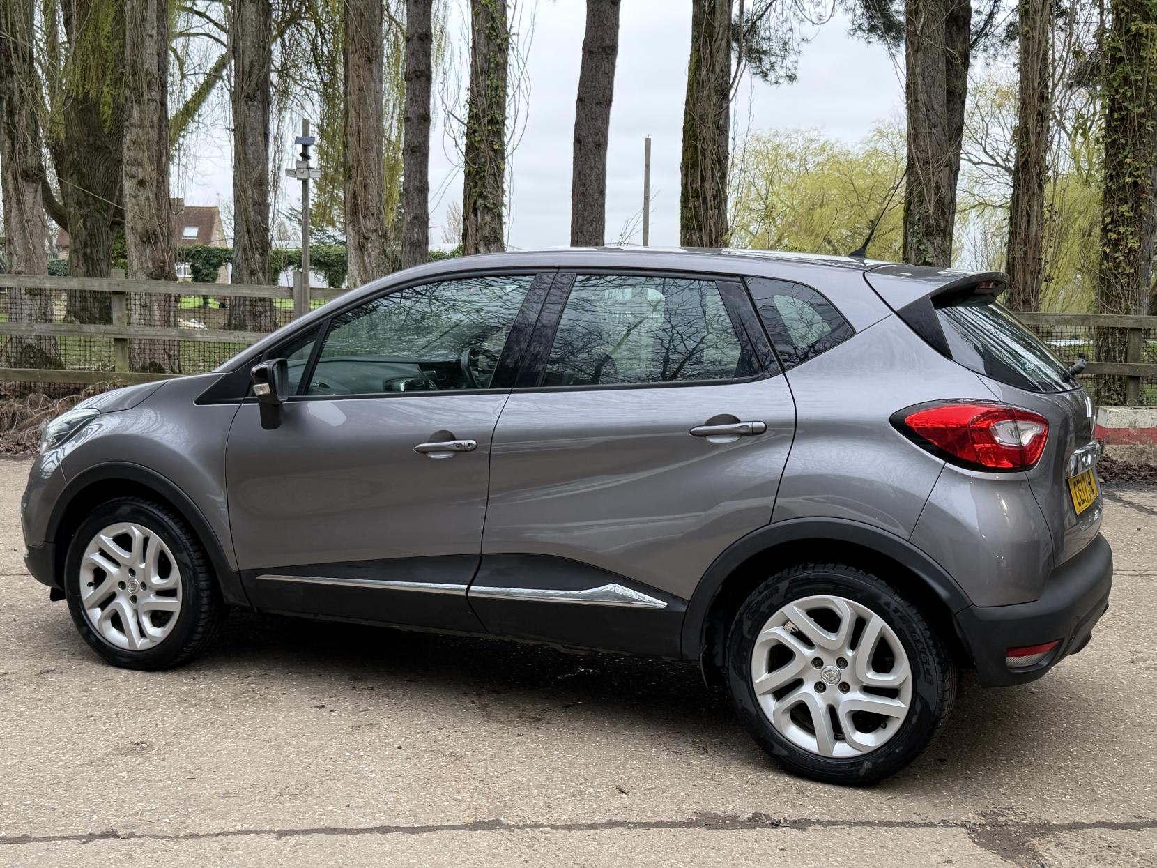 Renault Captur 1.2 TCe ENERGY Dynamique Nav SUV 5dr Petrol Manual Euro 6 (s/s) (120 ps)