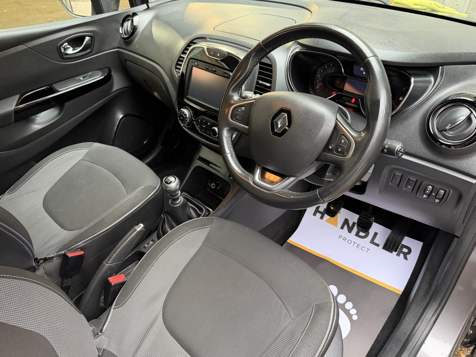 Renault Captur 1.2 TCe ENERGY Dynamique Nav SUV 5dr Petrol Manual Euro 6 (s/s) (120 ps)
