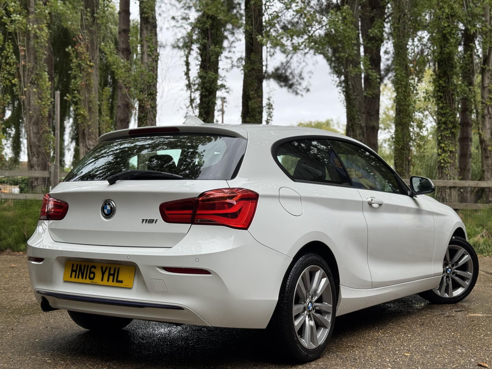 BMW 1 Series 1.5 118i Sport Hatchback 3dr Petrol Manual Euro 6 (s/s) (136 ps)