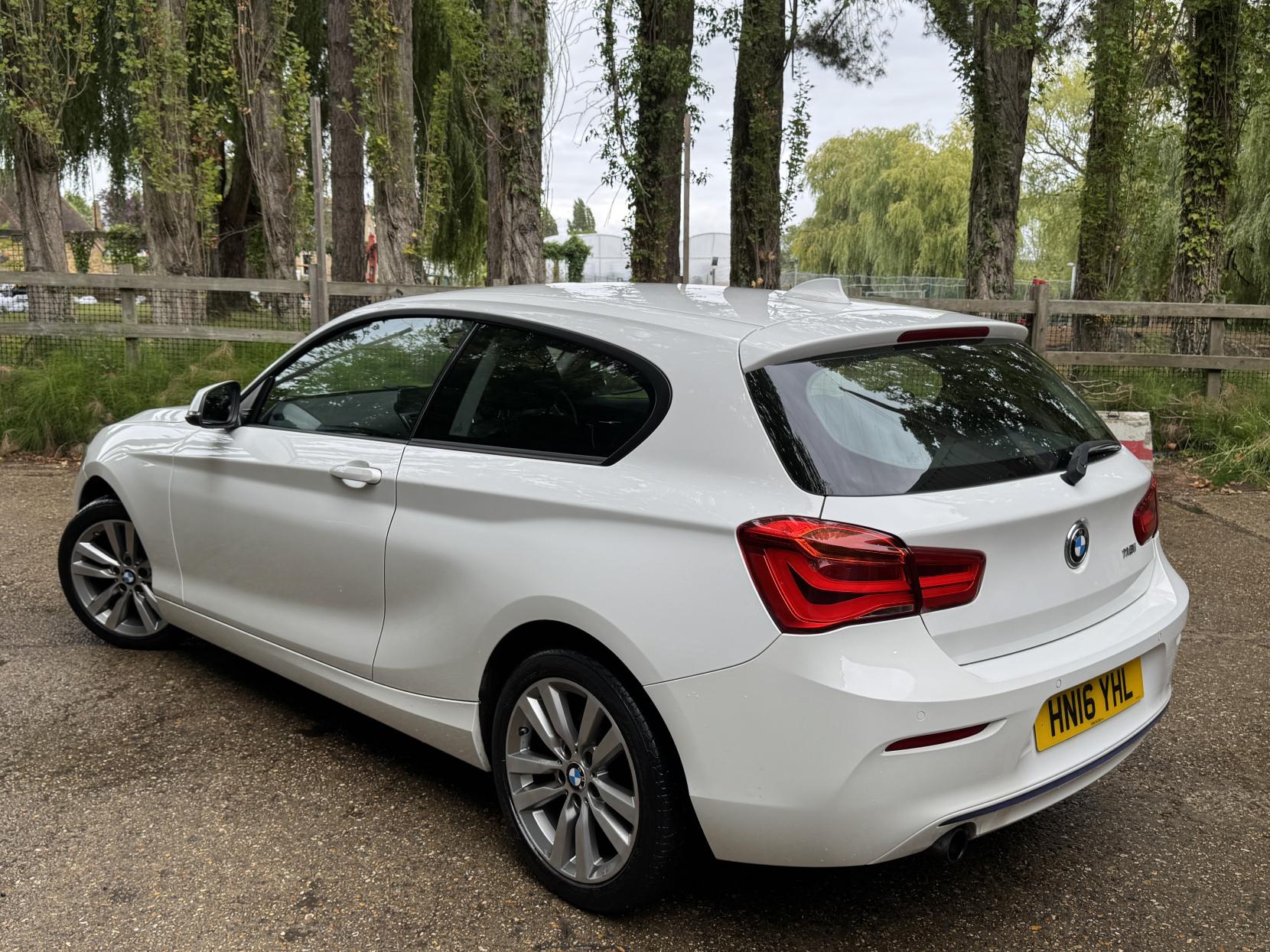 BMW 1 Series 1.5 118i Sport Hatchback 3dr Petrol Manual Euro 6 (s/s) (136 ps)