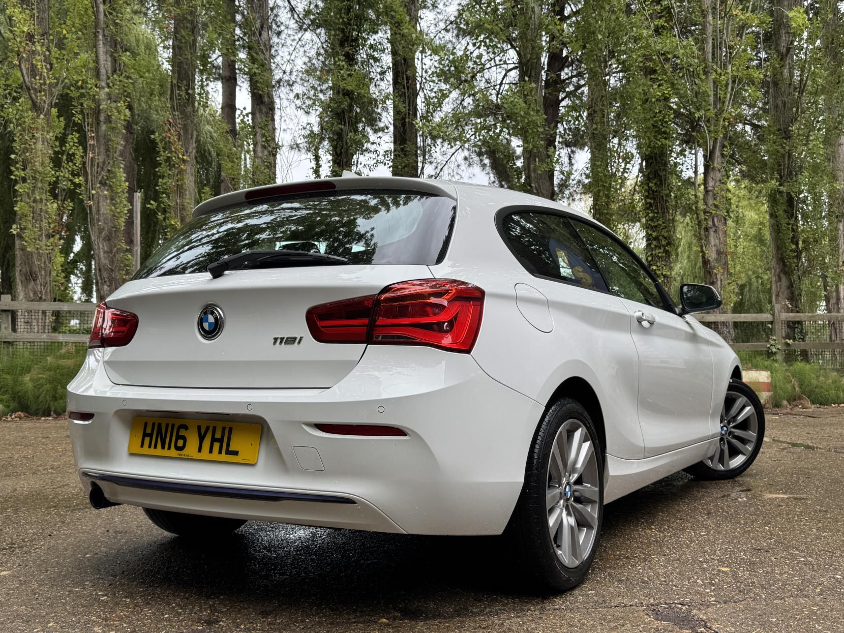 BMW 1 Series 1.5 118i Sport Hatchback 3dr Petrol Manual Euro 6 (s/s) (136 ps)