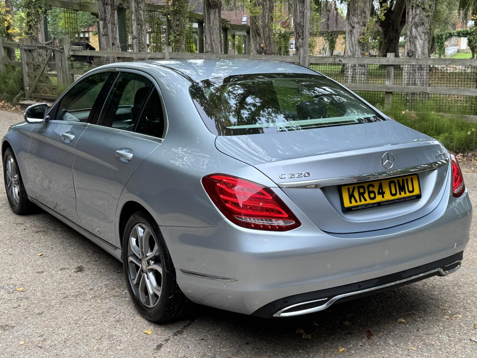 Mercedes-Benz C Class 2.1 C220 BlueTEC Sport Saloon 4dr Diesel G-Tronic+ Euro 6 (s/s) (170 ps)