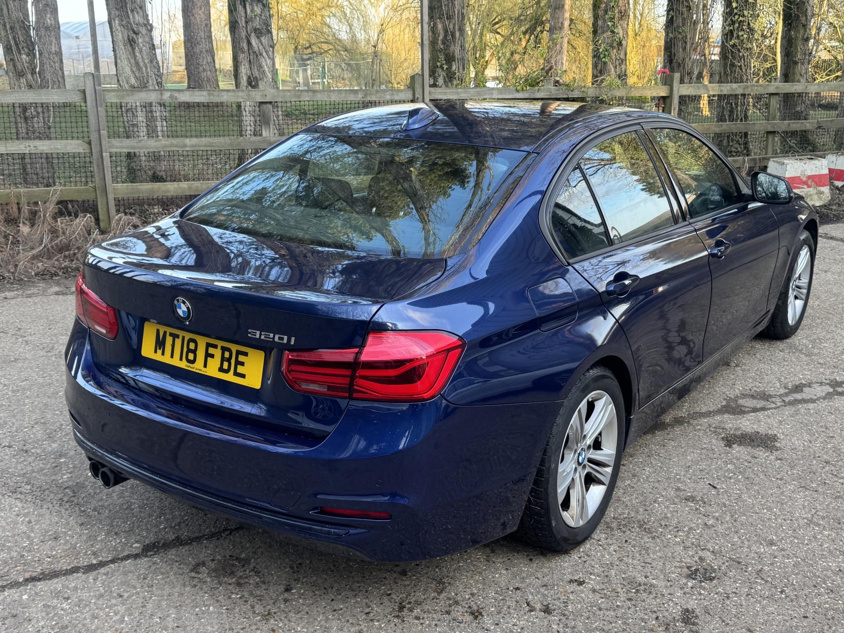BMW 3 Series 2.0 320i Sport Saloon 4dr Petrol Manual Euro 6 (s/s) (184 ps)