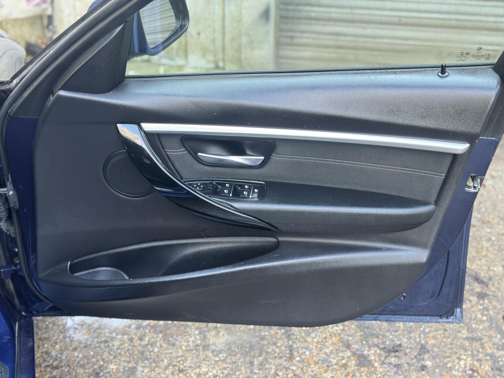 BMW 3 Series 2.0 320i Sport Saloon 4dr Petrol Manual Euro 6 (s/s) (184 ps)