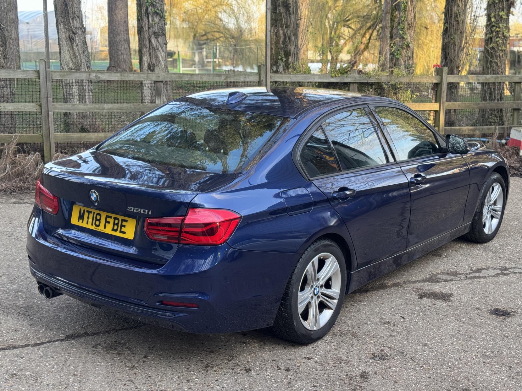 BMW 3 Series 2.0 320i Sport Saloon 4dr Petrol Manual Euro 6 (s/s) (184 ps)